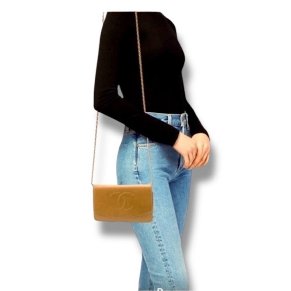 CHANEL AUTH Tan Leather Cavier Shoulder or Crossbody Bag with Gold Chain